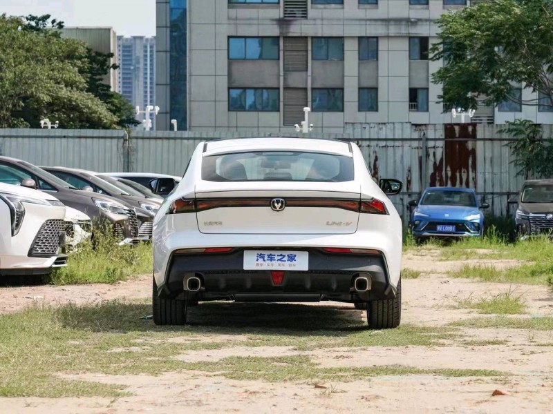 東營23年長安汽車UNI-V3