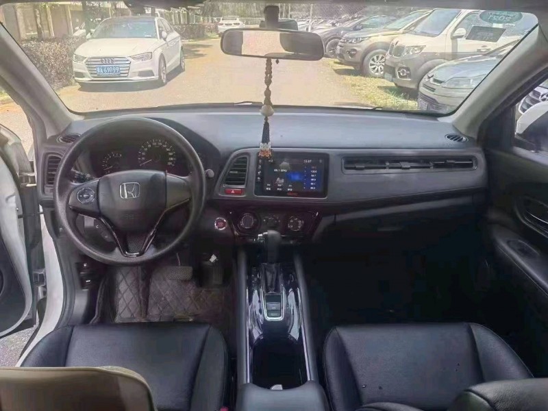 宜昌17年本田缤智8