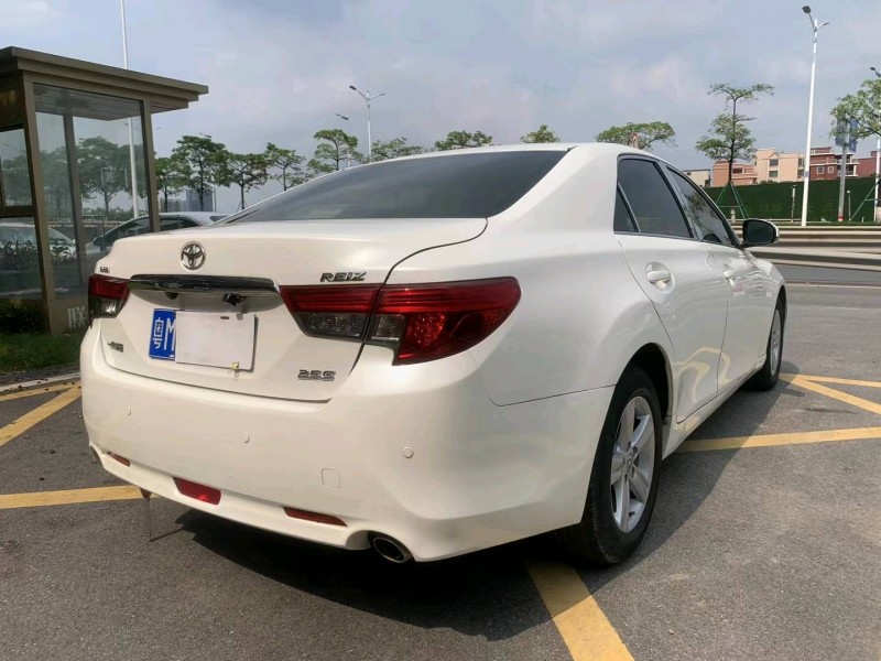 佛山14年丰田锐志5