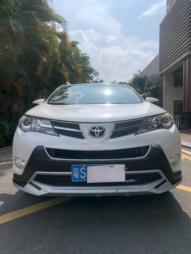 佛山15年丰田RAV41