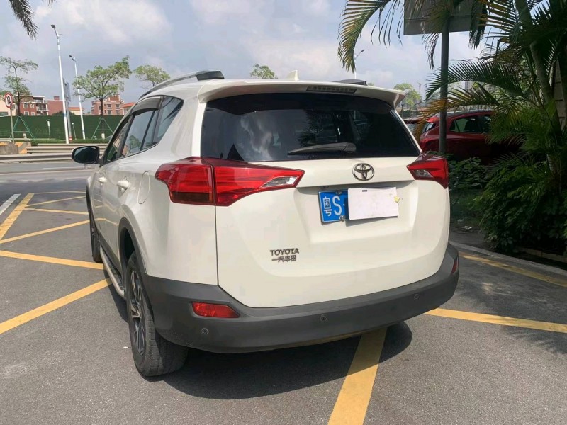 佛山15年丰田RAV44