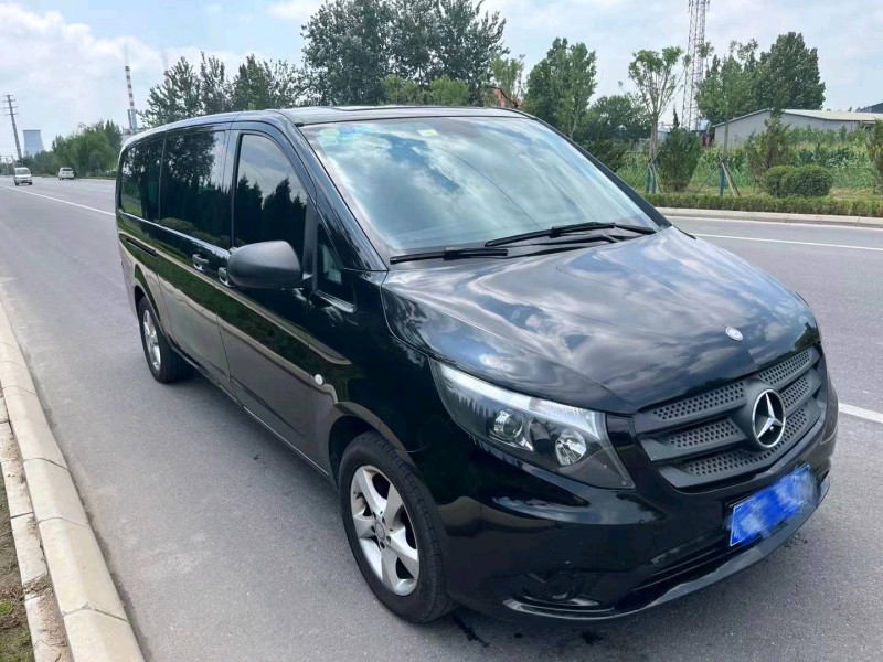 淄博18年奔驰威霆2