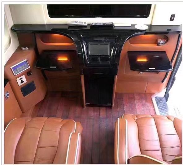 济宁14年奔驰斯宾特7