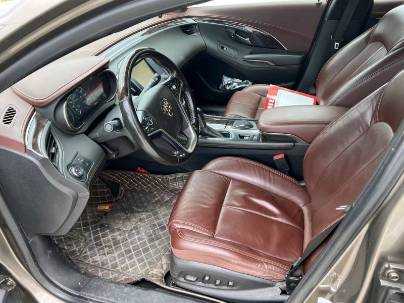 济宁14年别克君越5