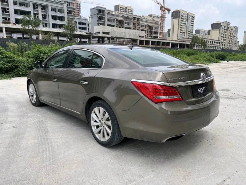 济宁14年别克君越8