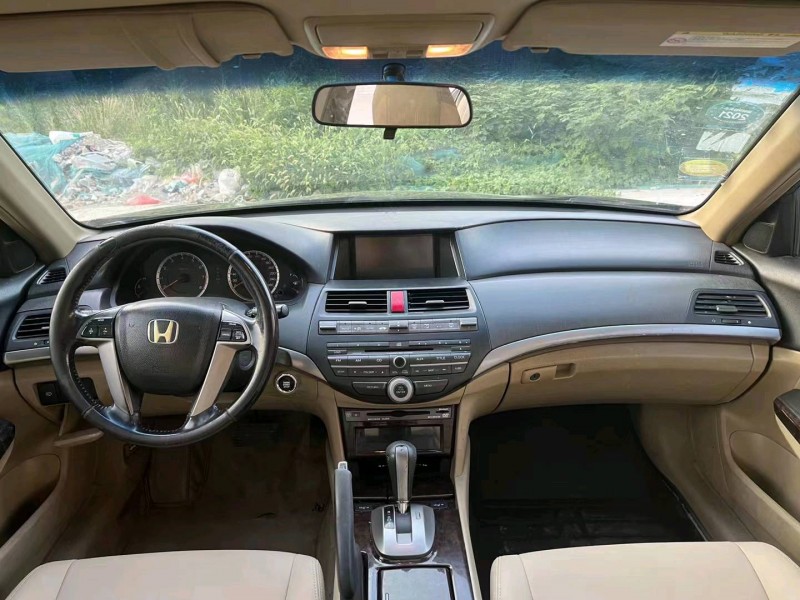 济宁10年本田雅阁5