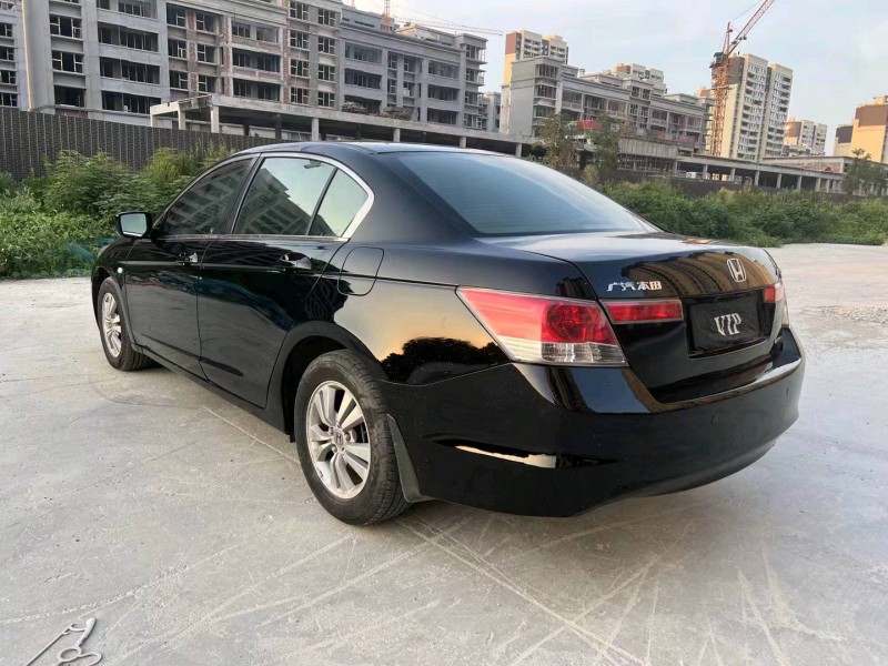 济宁10年本田雅阁7
