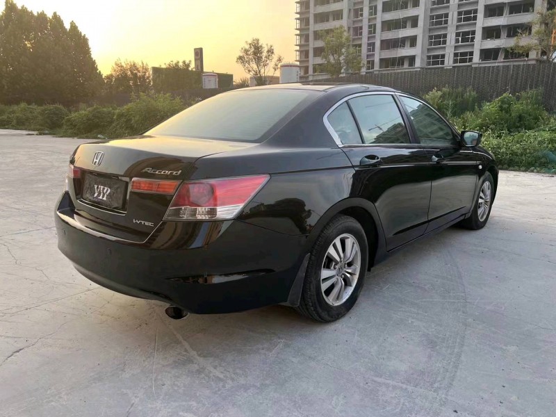 济宁10年本田雅阁8