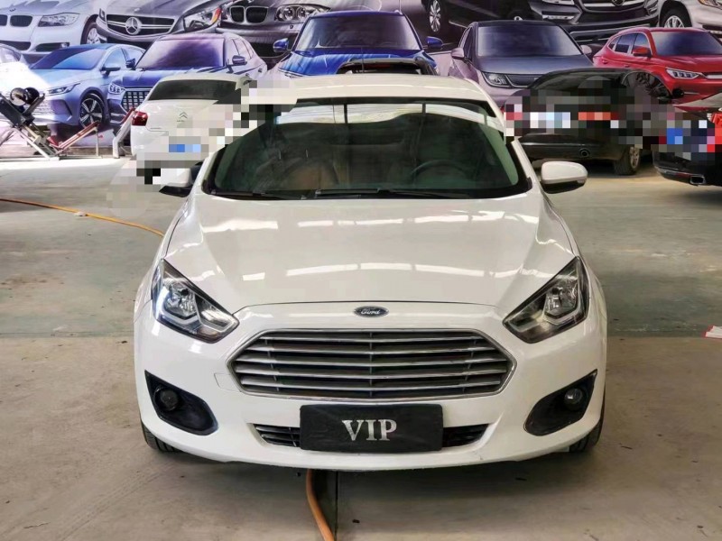 济宁17年福特福睿斯1