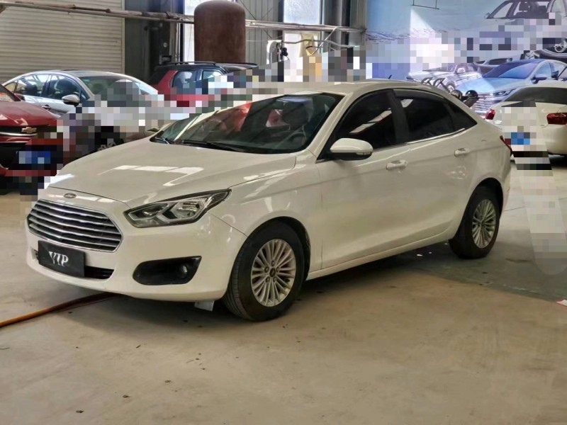 济宁17年福特福睿斯3