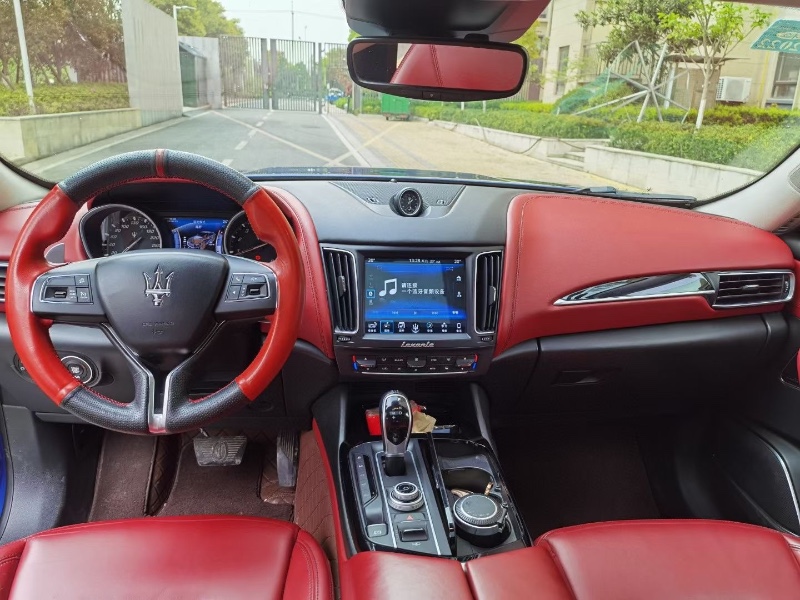 苏州16年玛莎拉蒂Levante7