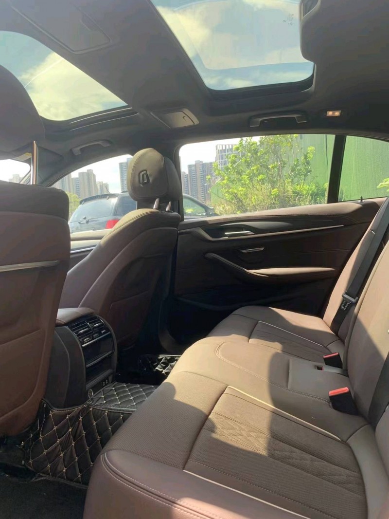 佛山21年宝马5系8