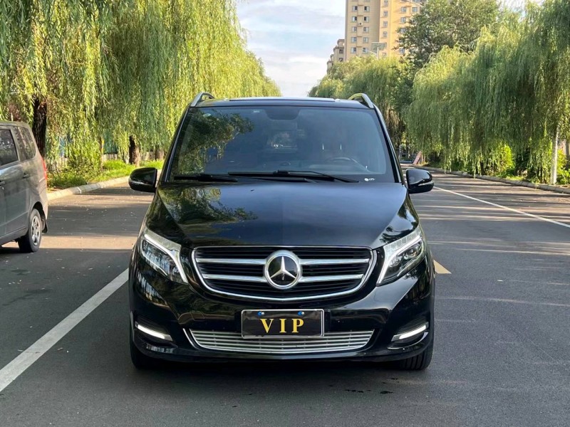 青岛20年奔驰威霆1