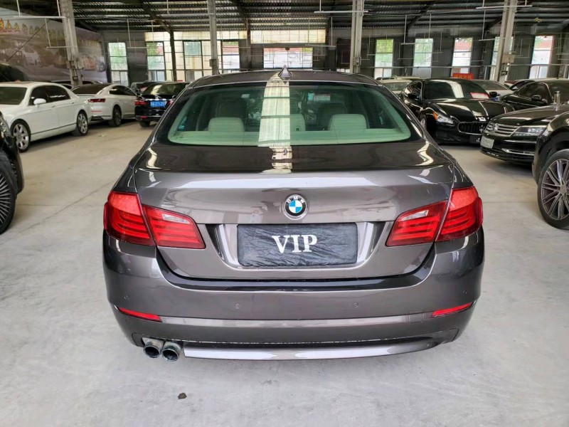 济宁13年宝马5系9