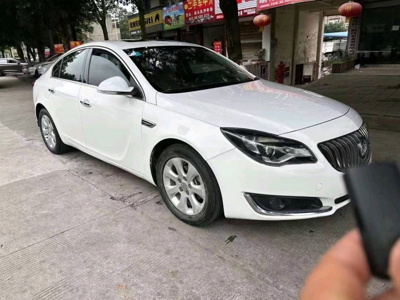 重庆16年别克君威3