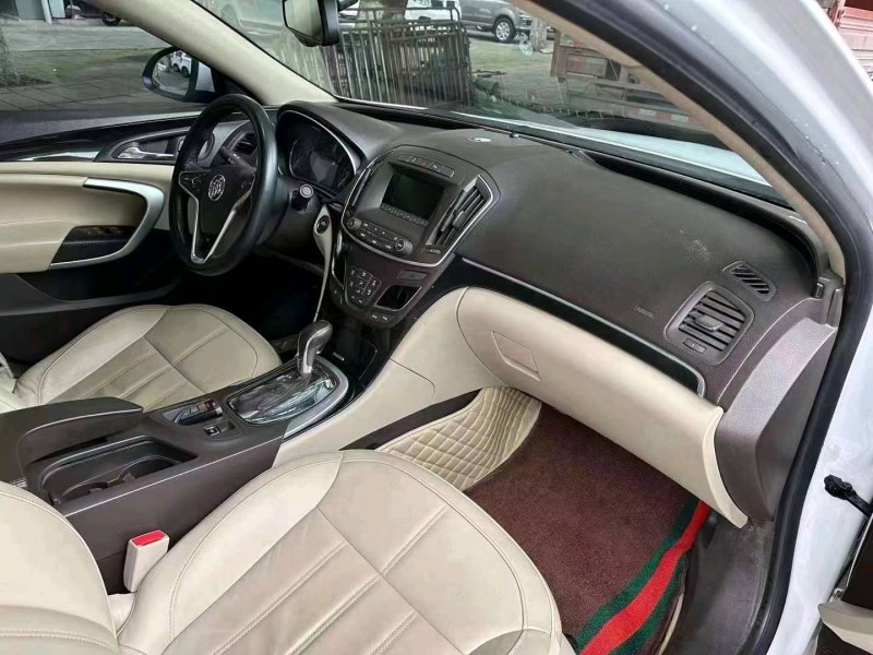 重庆16年别克君威8