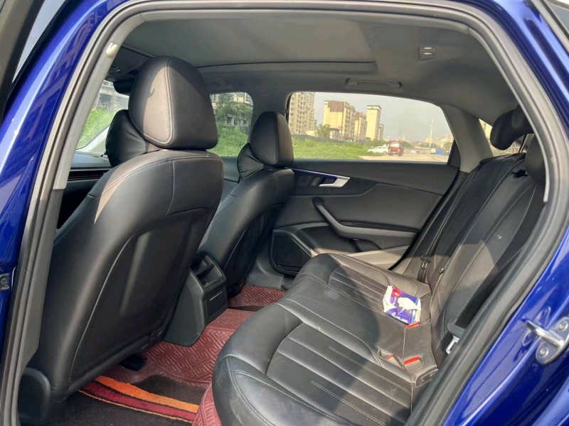 济宁19年奥迪A4L6