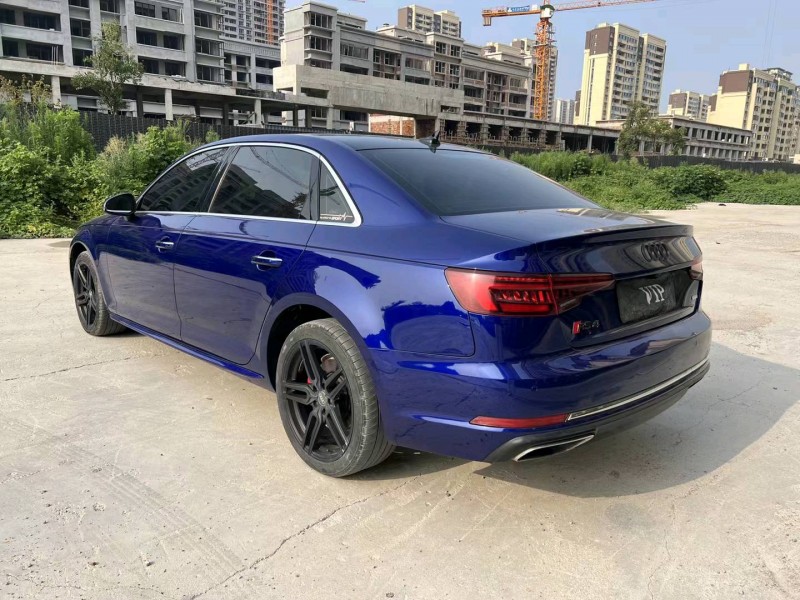 济宁19年奥迪A4L8