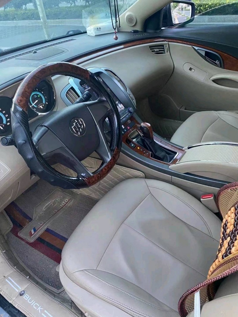 济南12年别克君越6