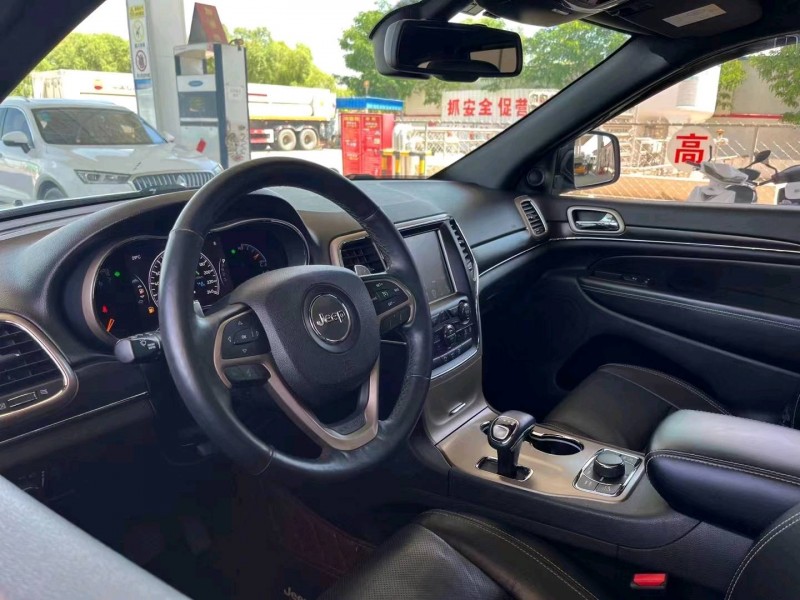 榆林14年Jeep大切诺基8