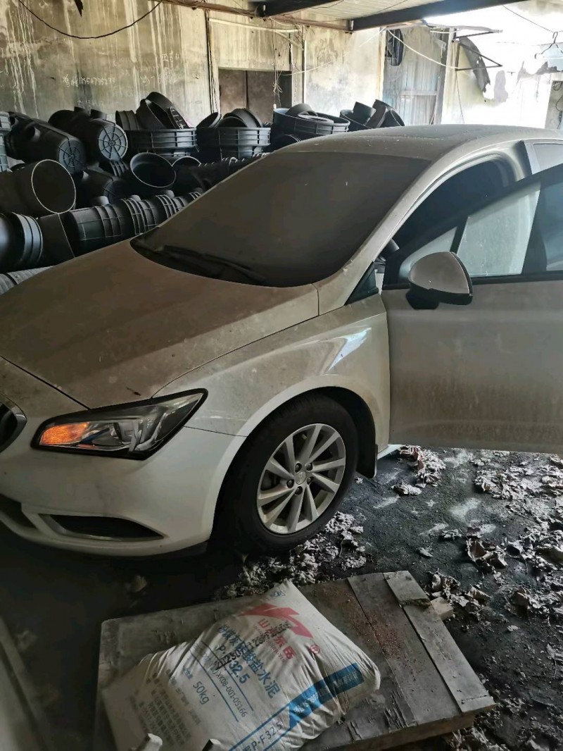 烟台16年别克威朗2