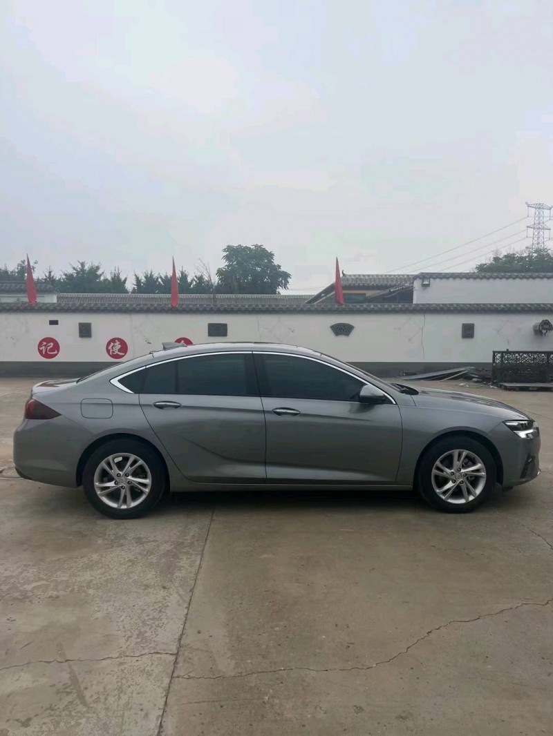 保定23年别克君威8