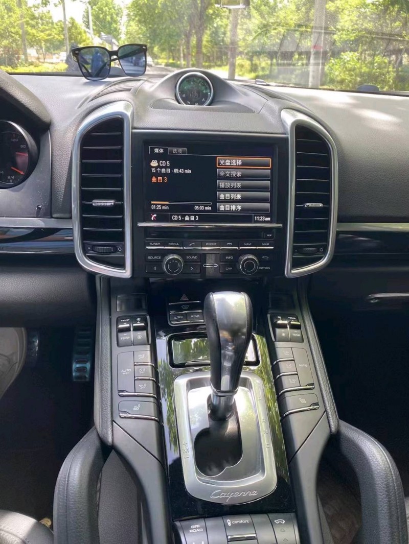 济南15年保时捷卡宴3