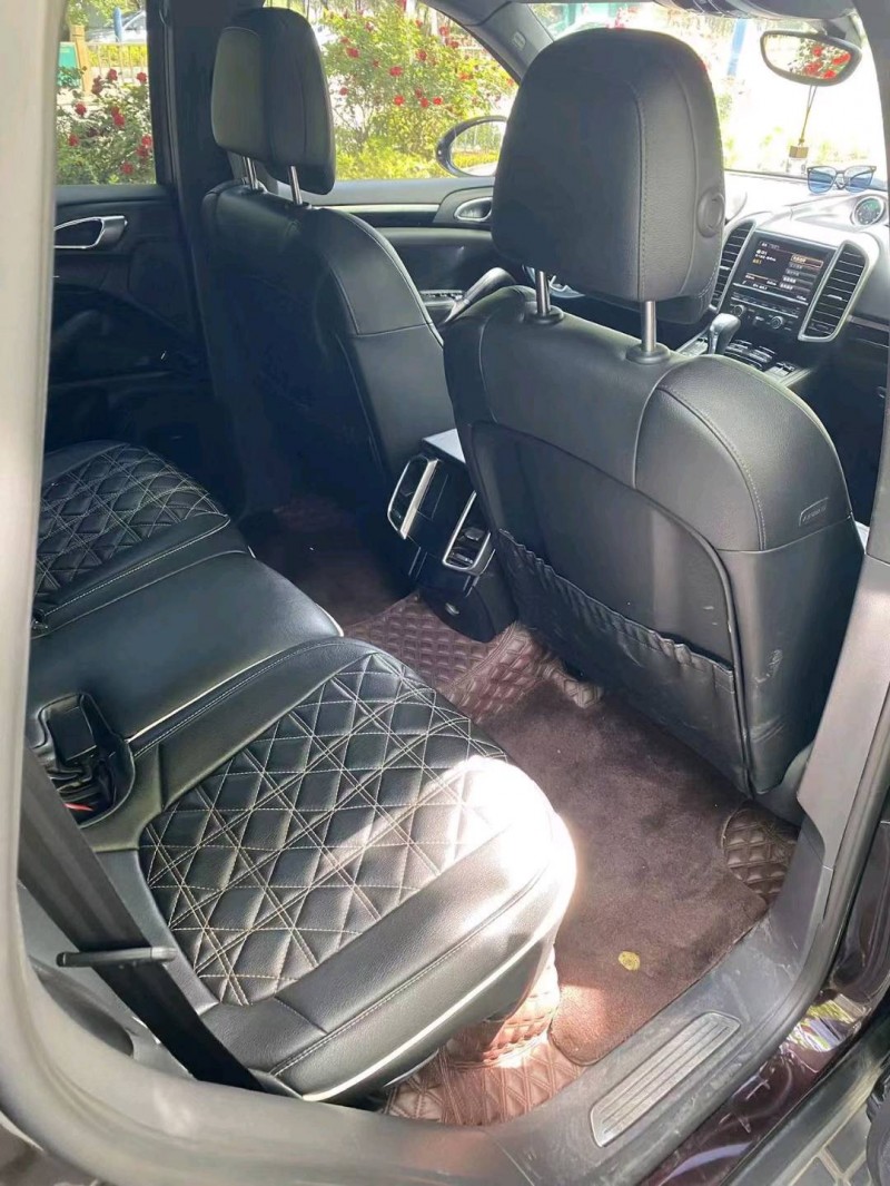 济南15年保时捷卡宴4