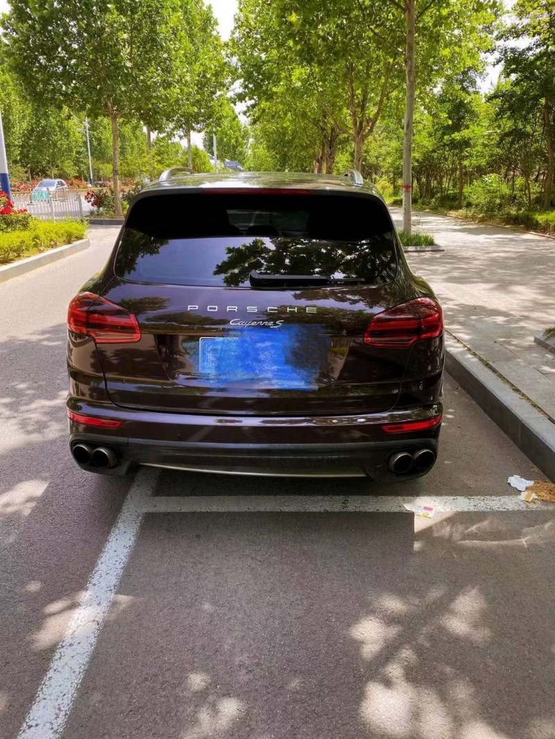 济南15年保时捷卡宴5