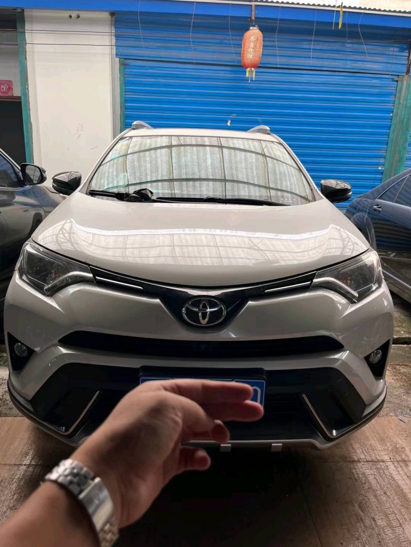邯郸18年丰田RAV4荣放9