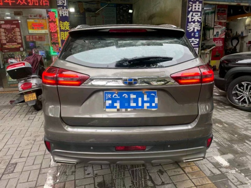 九江19年吉利博越8