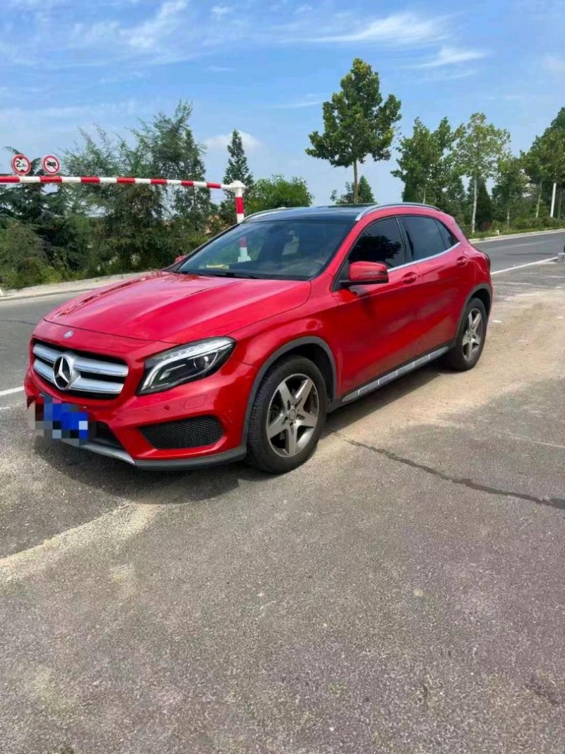 东营15年奔驰GLA3