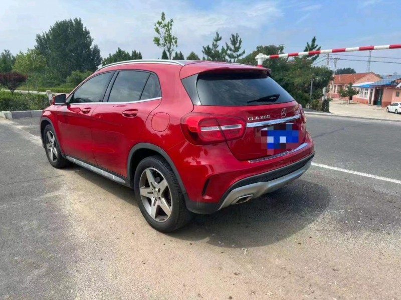 东营15年奔驰GLA9