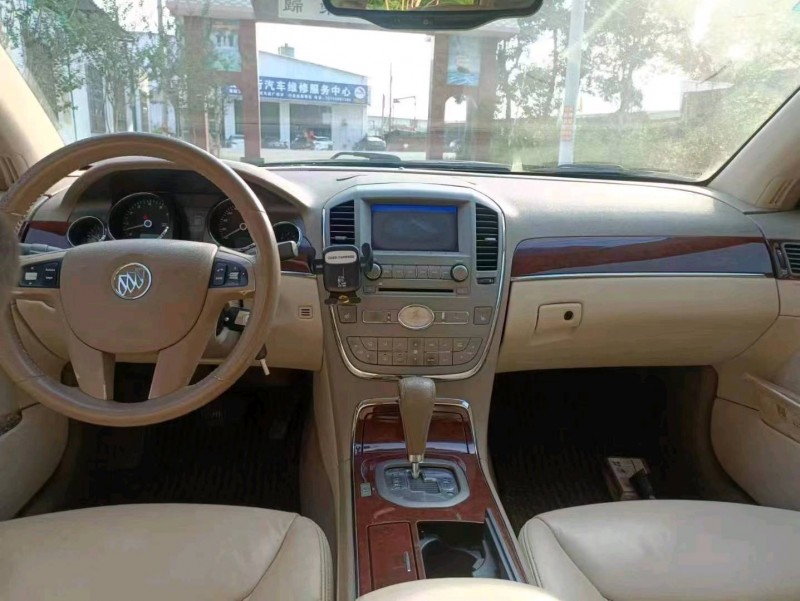 珠海11年别克林荫大道6