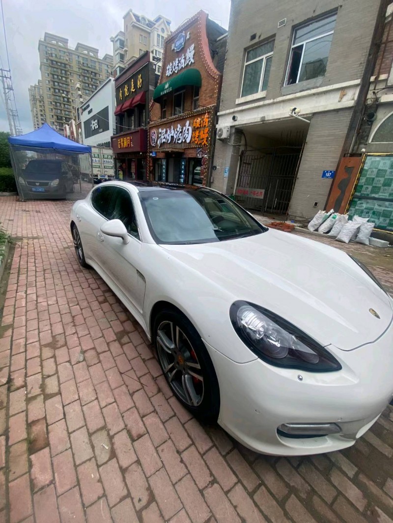 鶴崗11年保時捷帕拉梅拉2