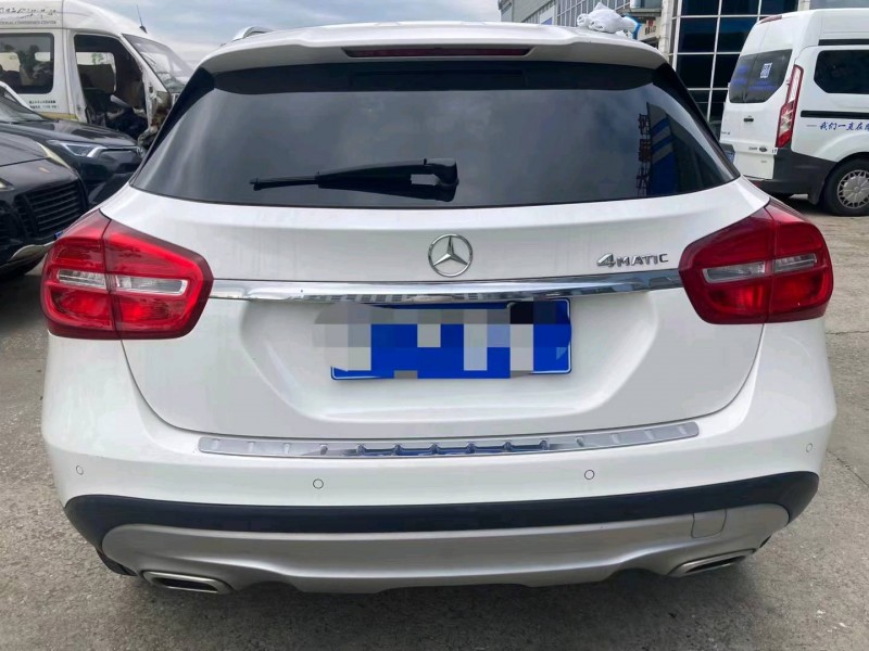 常州17年奔驰GLA5