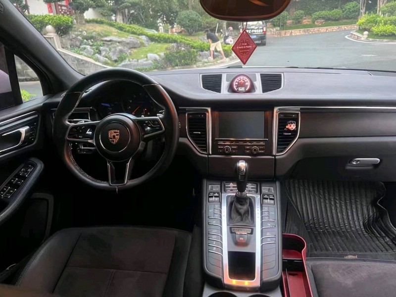 珠海14年保时捷Macan9