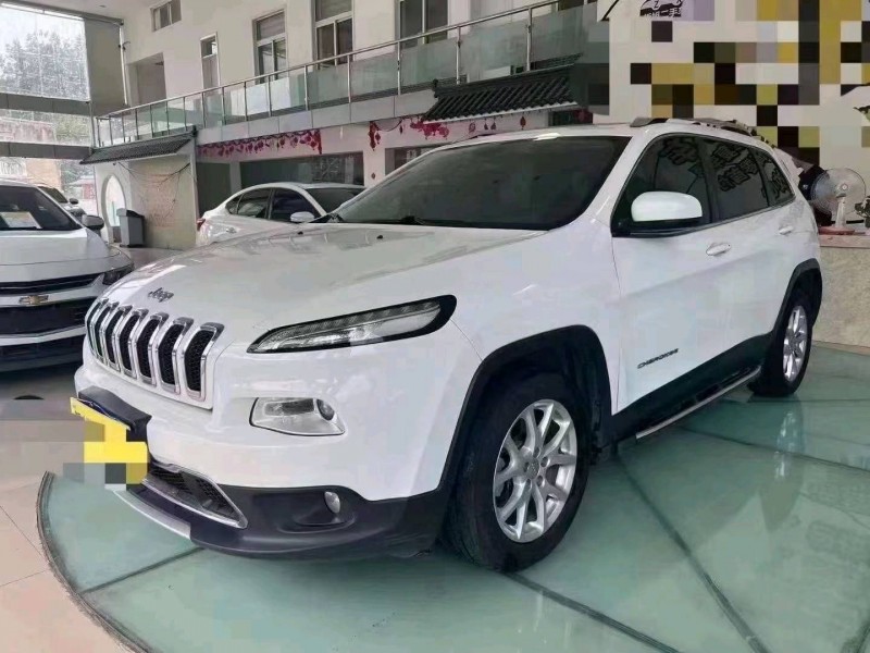 衡阳17年Jeep自由光1