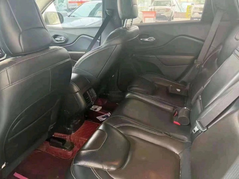 衡阳17年Jeep自由光6