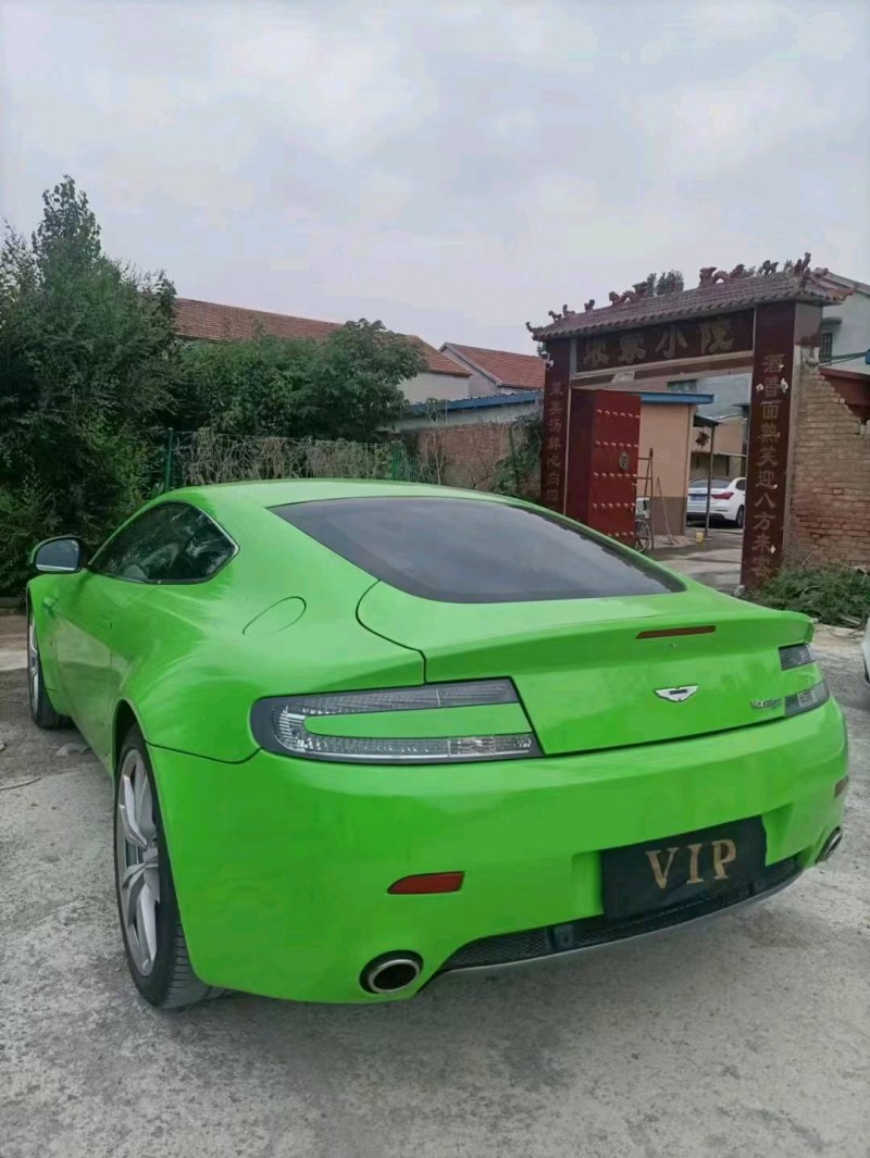 枣庄14年阿斯顿·马丁Vanquish8