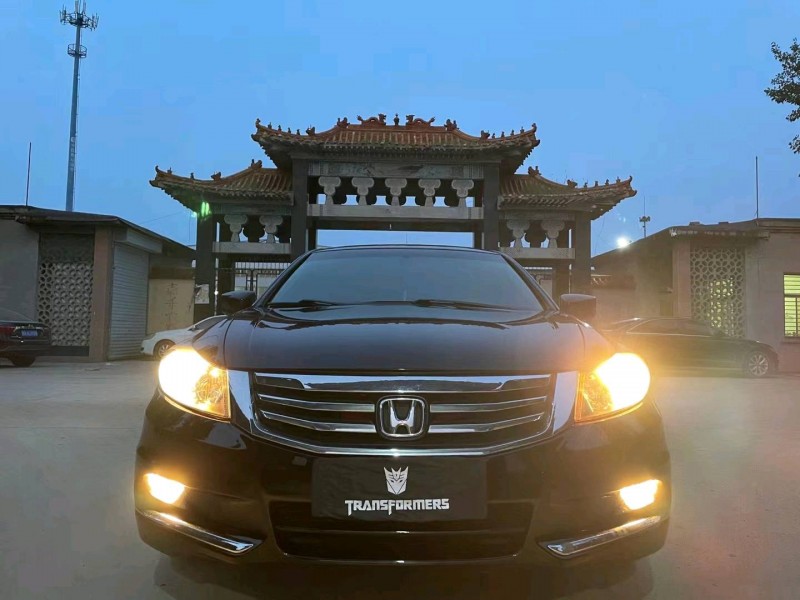 保定13年本田雅阁1