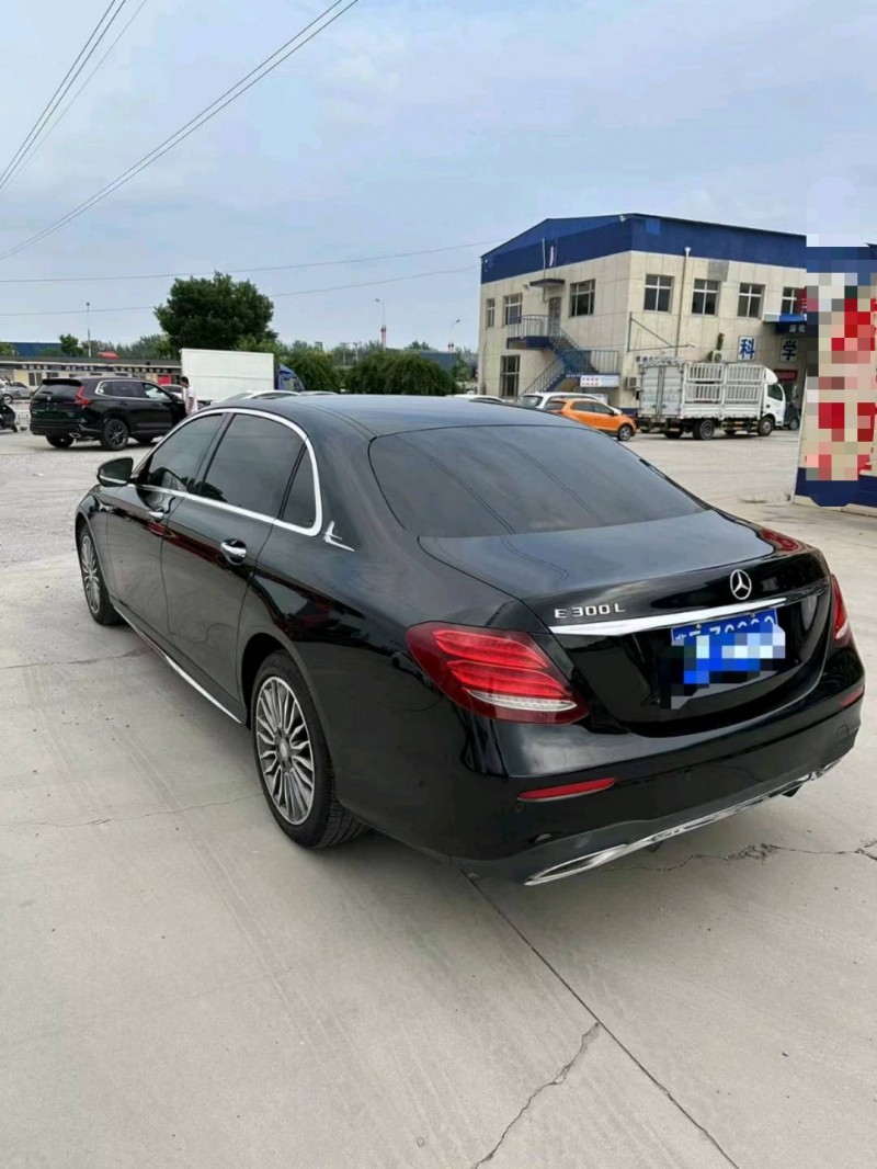 保定16年奔驰E8