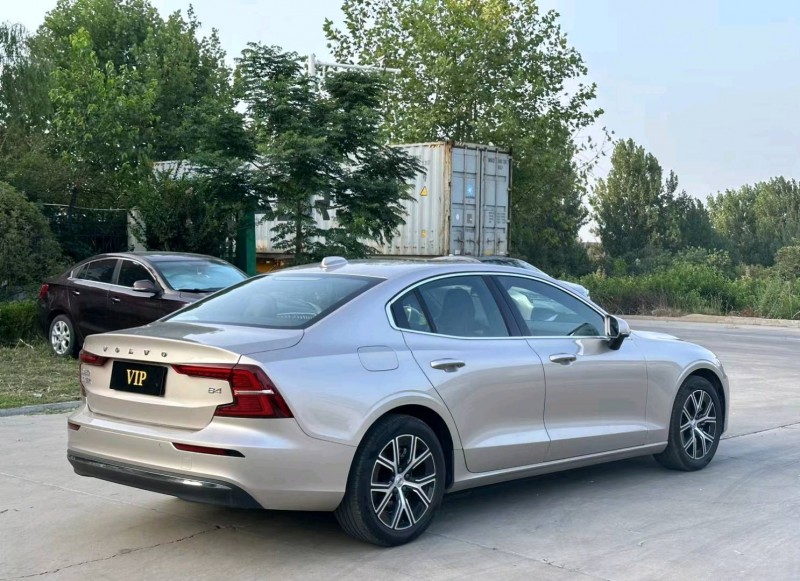 青岛23年沃尔沃S60L7
