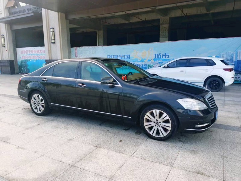 广州12年奔驰S6