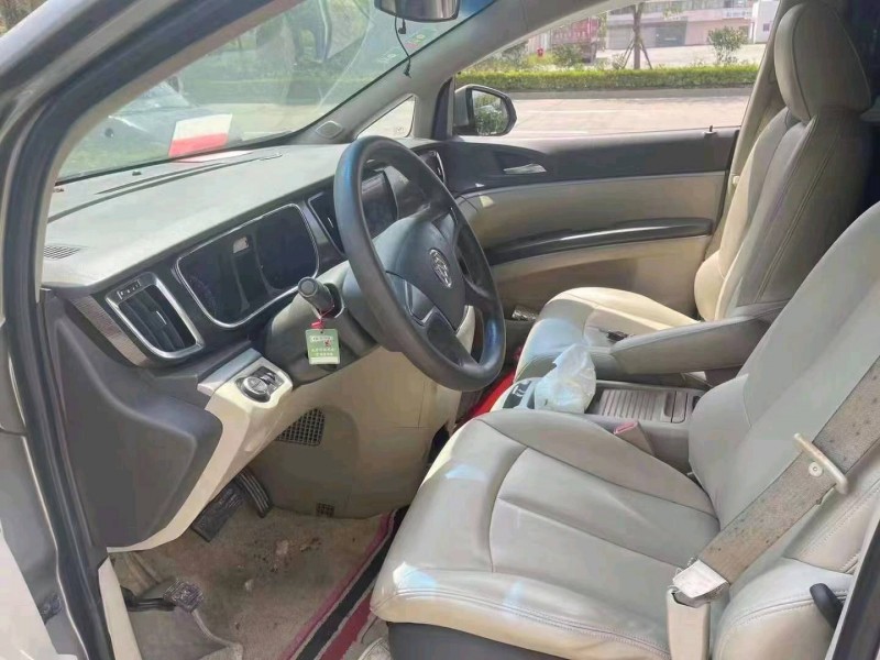 珠海11年别克GL86