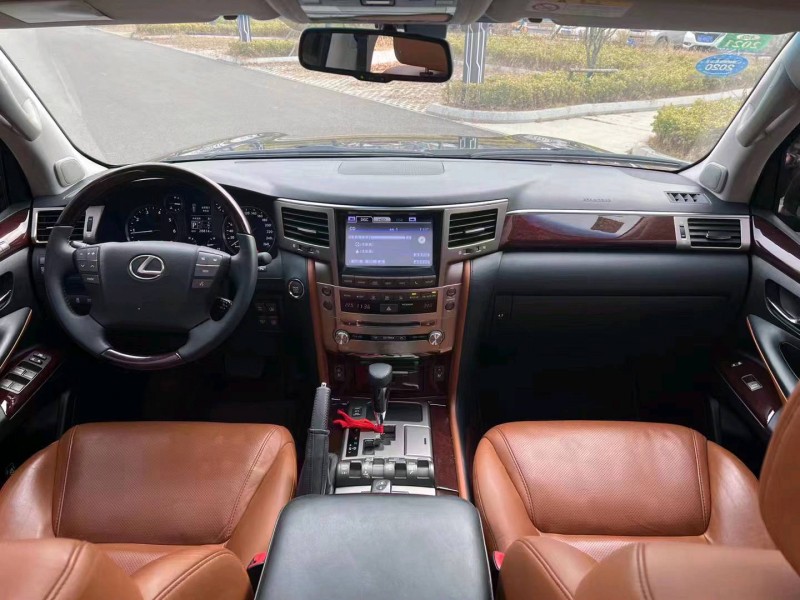 济宁15年雷克萨斯LX4