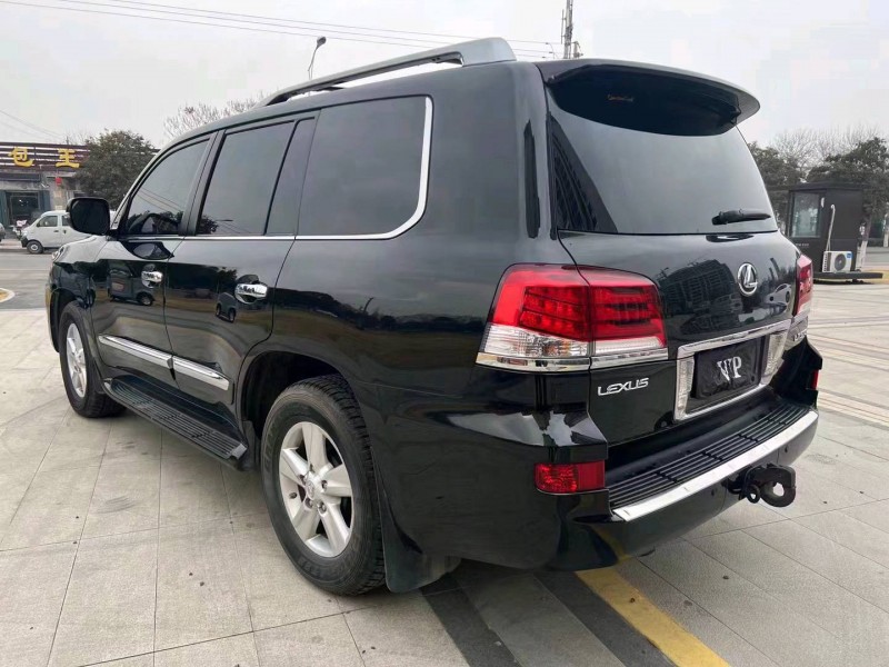 济宁15年雷克萨斯LX8