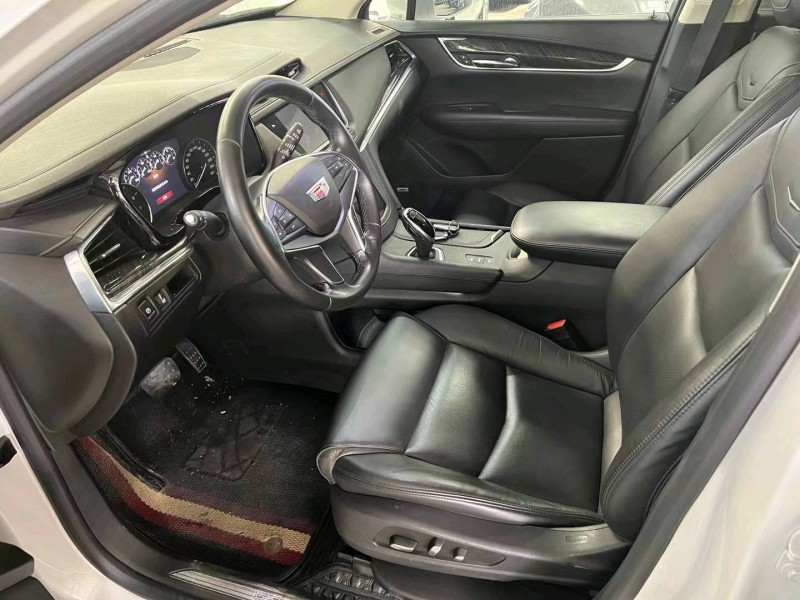 济宁17年凯迪拉克XT54