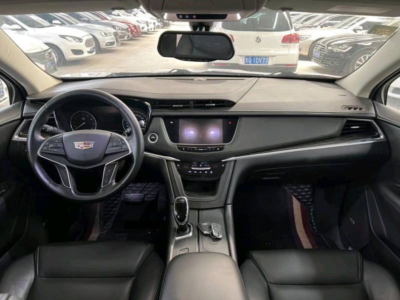 济宁17年凯迪拉克XT55