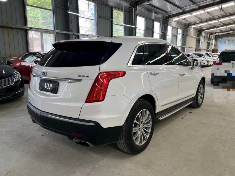 济宁17年凯迪拉克XT57